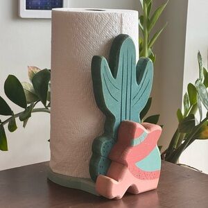 CUTEST SOUTHWESTERN Cactus Paper Towel Holder